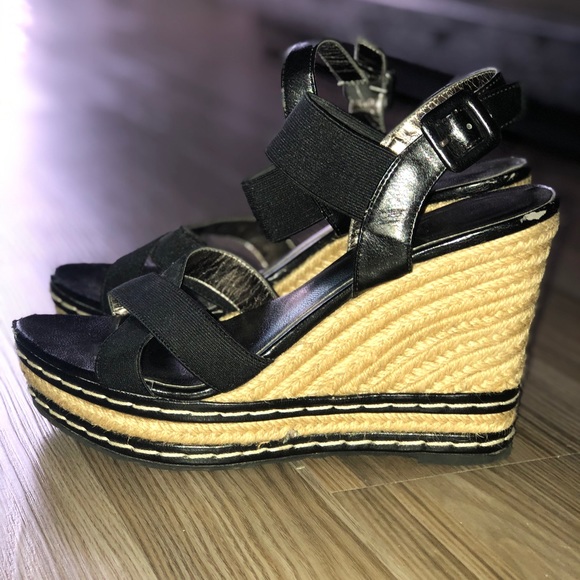 Size 8 black wedges - Picture 1 of 3